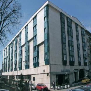 Hotel Laguna Zagreb - 8