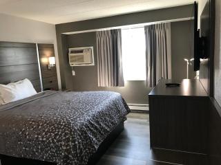 HomeTown Inn - Clearwater - 9