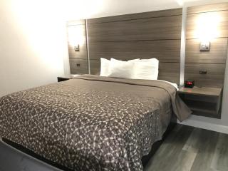 HomeTown Inn - Clearwater - 0