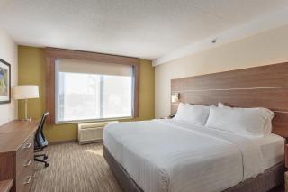 Holiday Inn Express & Suites - Belleville by IHG - 9