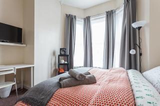 Shirley House 1, Guest House, Self Catering, Self Check in with smart locks, use of Fully Equipped Kitchen, Walking Distance to Southampton Central, Excellent Transport Links, Ideal for Longer Stays - Southampton - 7