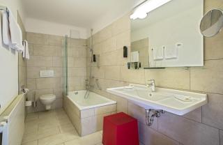 BRUGGER'S Hotelpark am See - 8
