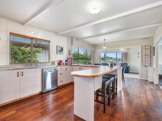 Taupo Panorama - Lake Taupo Holiday Home - 1