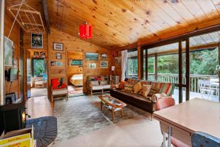 Piwakawaka ā Pukawa - Pukawa Bay Holiday Home - 0