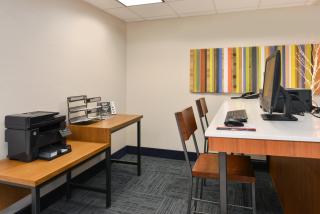 Holiday Inn Express & Suites Raleigh NE - Medical Ctr Area by IHG - Raleigh - 4