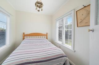 The Green Trout - Paraparaumu Beach Holiday Home - Paraparaumu Beach - 5