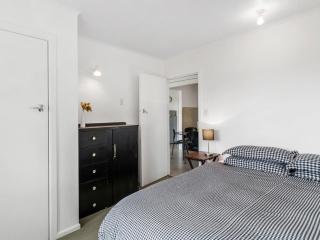 Wharewaka Bach - Lake Taupo Holiday Home - 1