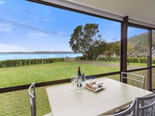 Relax Lakeside - Lake Rotoiti Bach - Rotoiti - 0