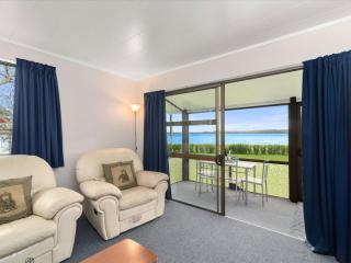 Relax Lakeside - Lake Rotoiti Bach - Rotoiti - 9