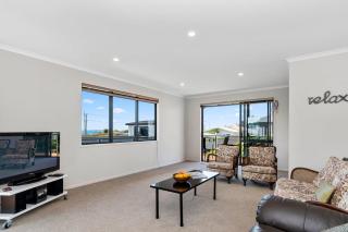 Sparkling Ocean Views - Papamoa Holiday House - Papamoa - 6