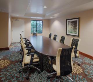 Staybridge Suites Fayetteville by IHG - Fayetteville - 2