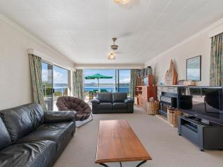 Lofty Lakeviews - Acacia Bay Holiday Home - Taupo - 8