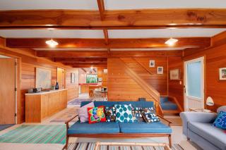 Parehopu Lake House - Taupo Holiday Home - 9