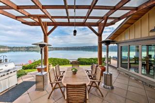 Similk Bay Retreat with Deck, Fire Pit and Hot Tub! - Anacortes - 0