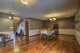 Tranquil Family Home with Yard, 14 Mi to Springfield - 6