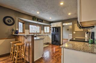 Tranquil Family Home with Yard, 14 Mi to Springfield - Willard - 5