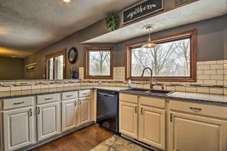 Tranquil Family Home with Yard, 14 Mi to Springfield - Willard - 3