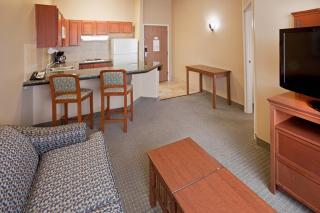 Staybridge Suites Lubbock-University Area by IHG - Lubbock - 4