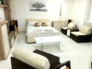 Apartment on a river avenue - 1