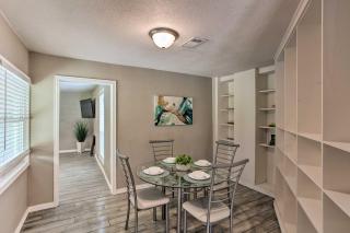 Walk to ATandT Stadium Arlington Home with Yard! - Arlington - 9