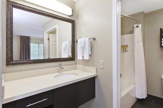 Staybridge Suites Detroit-Utica by IHG - 3