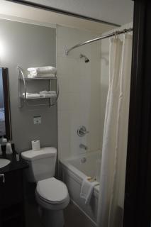Premium Inn & Suites - 6