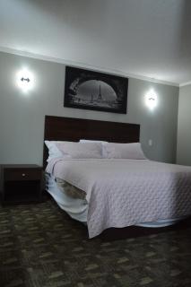Premium Inn & Suites - 3