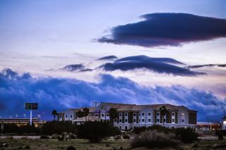 Holiday Inn Express Hotel & Suites Hesperia by IHG - Hesperia - 4