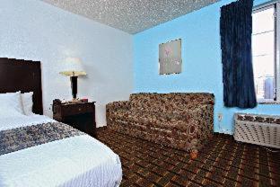 Coratel Inn & Suites by Jasper Newton - 4