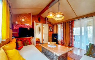 Lovely StaCaravan In Livry-Sur-Seine - Livry-sur-Seine - 1
