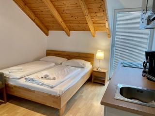 AJO Apartments - Alte Donau Lake or Garden View Balcony Studio - Self-Check-in - Vienna - 2