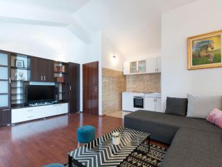 Lavish Holiday Home in Podstrana with Garden - Podstrana - 3