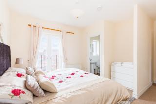 6 bed house with free secure parking & 3 bathrooms - Wolverhampton - 1
