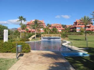 Marbella beachside apartment in 5 star gated - Marbella - 4