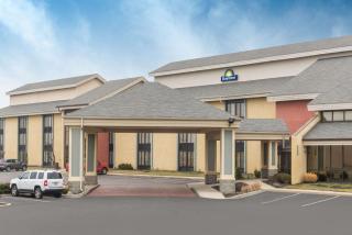 Days Inn by Wyndham Indianapolis Northeast - Indianápolis - 0