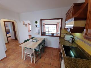 2 bedroom villa 'The Bungalow' with private heated pool. - Puerto del Carmen - 4