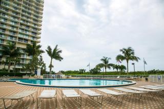 Beachfront 2 Bed 2 Bath Penthouse Condo - Marco Island - 6