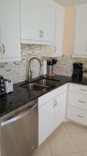 Stunning Beachfront Penthouse on 19th Floor I Desirable Front Unit - 3