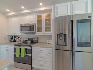 End Unit with Top of Line Finishes I Wide Gulf Views! - Marco Island - 2