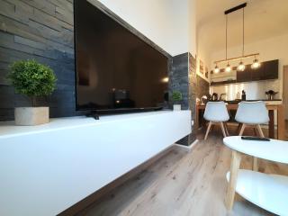 Moderne Wohlfühloase zentral in Seenähe - Pillow menu, 2 Stk 55" Smart TVs, NETFLIX, DisneyPlus uvm - 9