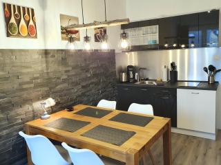 Moderne Wohlfühloase zentral in Seenähe - Pillow menu, 2 Stk 55" Smart TVs, NETFLIX, DisneyPlus uvm - 4