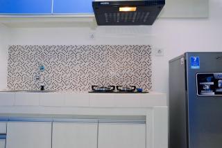 Minimalist and Posh Studio Dave Apartment By Travelio - Depok - 7