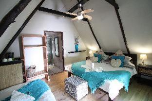 MALI Boutique Lodge & Tube 'n Axe Budget Accommodation - 5