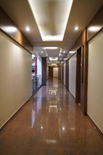 Hotel The Evergrand Palace - Rajkot - 1