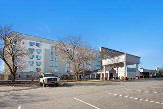 La Quinta Inn & Suites by Wyndham DC Metro Capital Beltway - Capitol Heights - 1