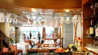 Majestic Suites Hotel - 3