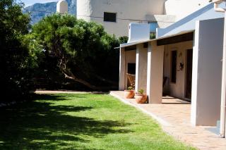Hilton House - Pringle Bay - 9