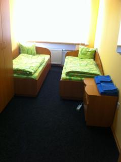 Molodizhniy Hostel - 9