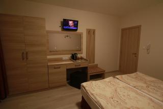 Guest House Dobi - 9
