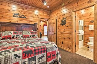 Cabin with Pool Access about 3 Mi to Downtown Gatlinburg - Gatlinburg - 1
